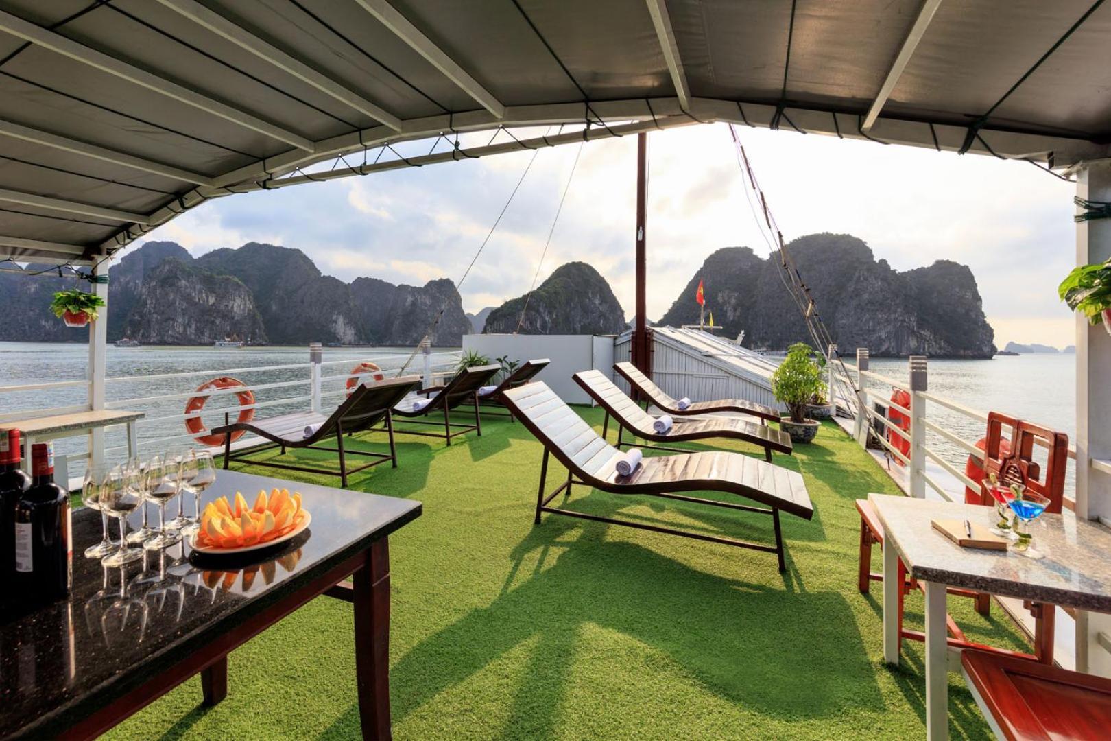 Cozy Bay Classic Cruise Халонг Екстер'єр фото