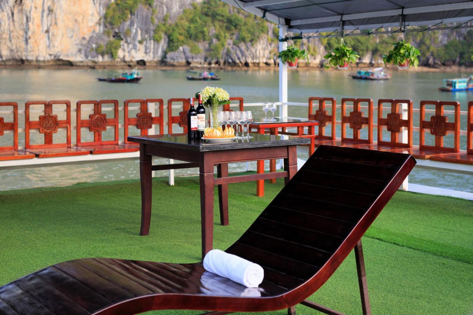 Cozy Bay Classic Cruise Халонг Екстер'єр фото