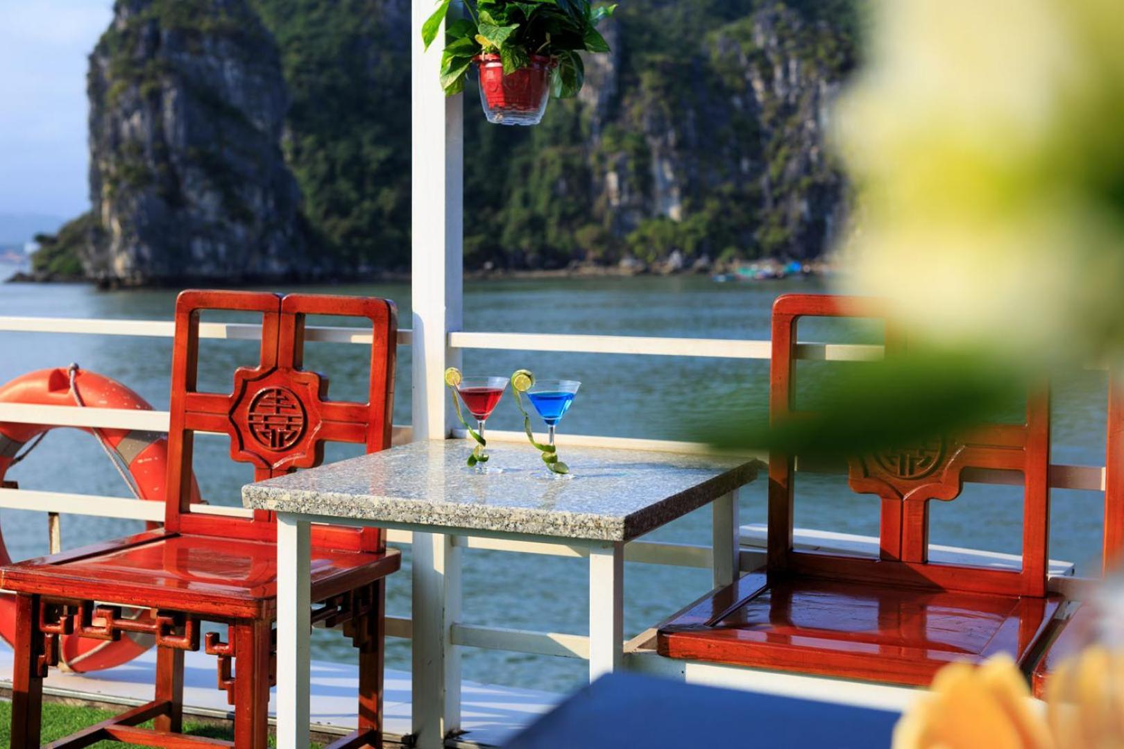 Cozy Bay Classic Cruise Халонг Екстер'єр фото