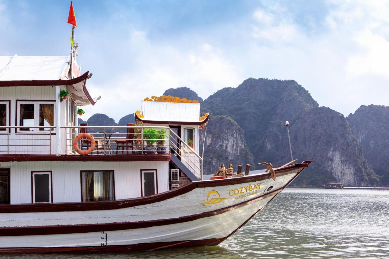 Cozy Bay Classic Cruise Халонг Екстер'єр фото