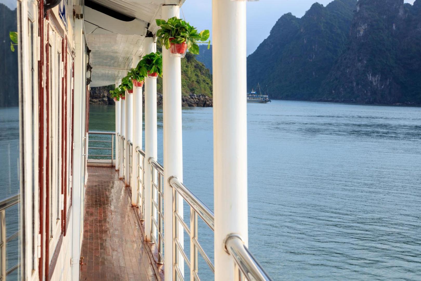 Cozy Bay Classic Cruise Халонг Екстер'єр фото